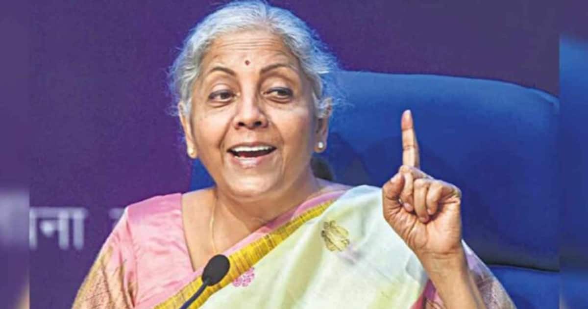 அரசு ஊழியர்களுக்கு புதிய விதி.. மத்திய அரசு விதித்த வருமான வரி விதிப்பு முறை - முழு விபரம் உள்ளே !!