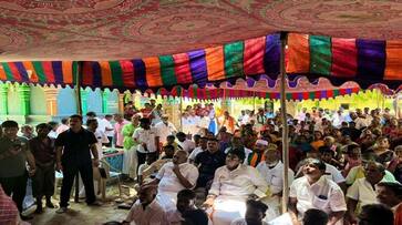 Annamalai listen pm modi mann ki baat during his yatra in mudukulathur Annamalai listen pm modi mann ki baat during his yatra in mudukulathur