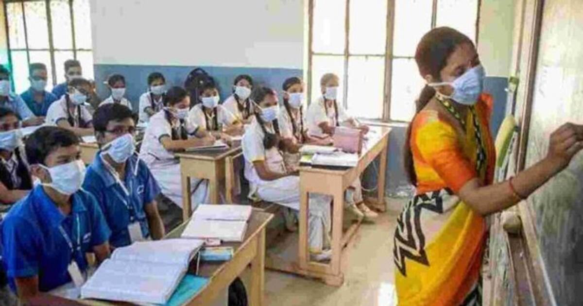 நாடு முழுவதும் 50 பேருக்கு நல்லாசிரியர் விருது.! தமிழகத்தை சேர்ந்த அந்த 2 நல்லாசிரியர் யார் தெரியுமா.?