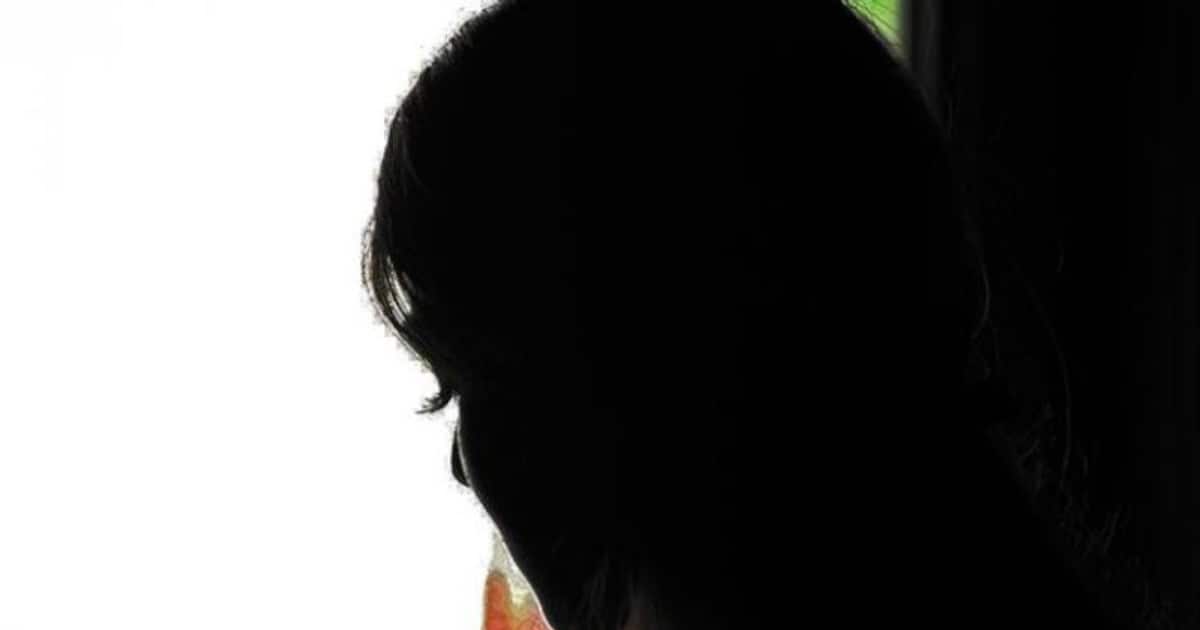 வீட்டிற்கு லேட்டாக வந்த மகளை கண்டித்த தந்தை.. கோபத்தில் கொலை செய்த மகள் - அதிர்ச்சி சம்பவம்