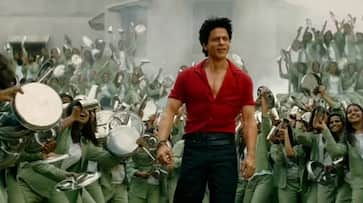 Jawan Shah Rukh Khan's excited fans line up outside movie theatre at 2 AM to buy tickets; watch RBA Jawan Shah Rukh Khan's excited fans line up outside movie theatre at 2 AM to buy tickets; watch RBA