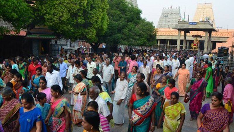 Clash between police and devotees in Tiruvannamalai