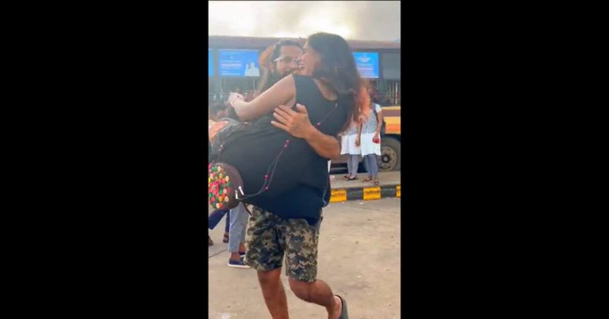 பேருந்து நிலையத்தில் இளம் ஜோடி அலப்பறை; மாணவர்கள் முகம் சுளிப்பு