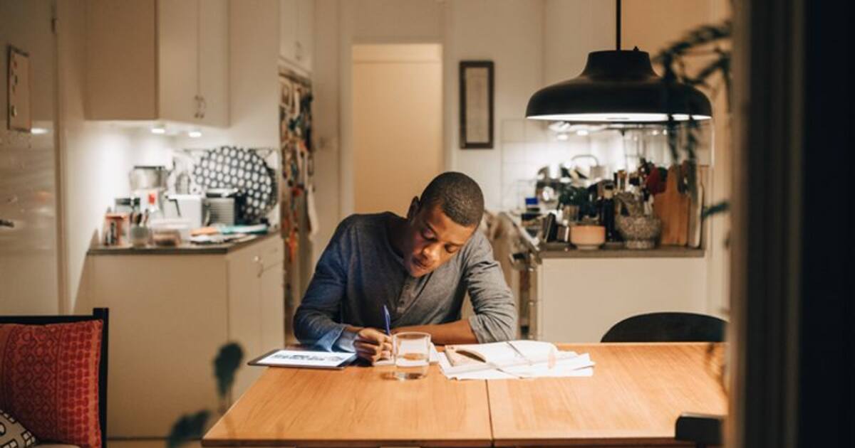 How to organise your study table in 7 easy steps
