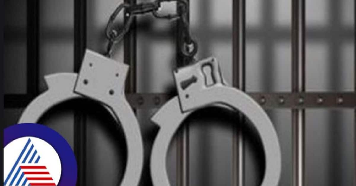 கஞ்சா ரெய்டுக்கு சென்ற போலீசார்.! சிக்கிய நாட்டு வெடிகுண்டுகள்,ஜெலட்டின் குச்சிகள்- அதிர்ச்சியில் கிராம மக்கள்