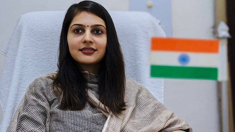 success story of IAS Ankita Chaudhary how a small town girl became UPSC topper zrua