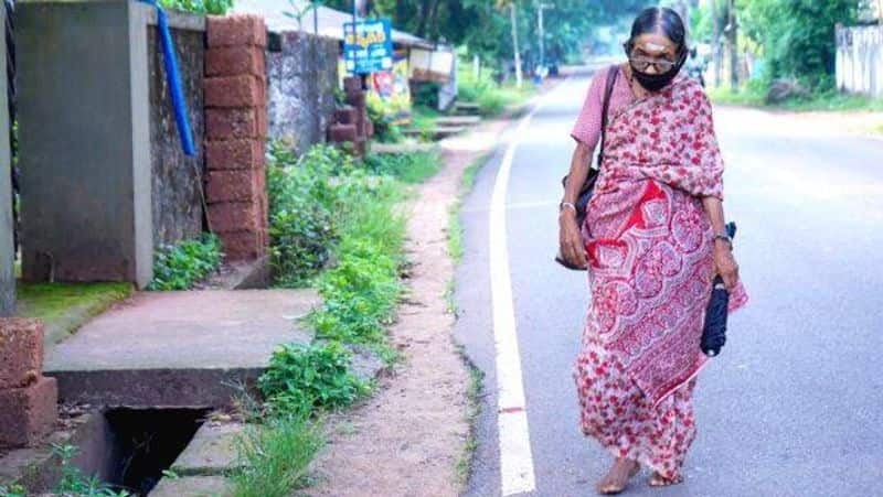 67 year old teacher walks 25 kilometer barefoot to teach students ZKAMN