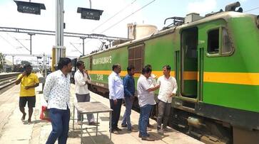 Outraged Passengers Due to Train Not Run for Two Hours at Wadi in Kalaburagi Outraged Passengers Due to Train Not Run for Two Hours at Wadi in Kalaburagi