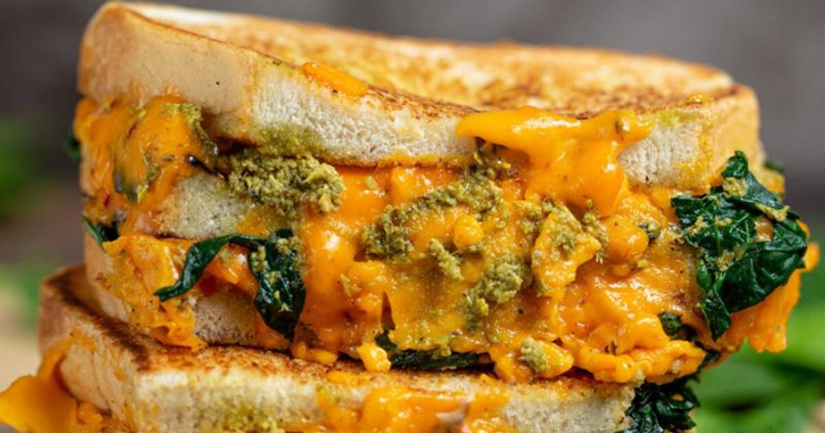 Craving delicious, healthy Corn and Spinach sandwich? Check out this
