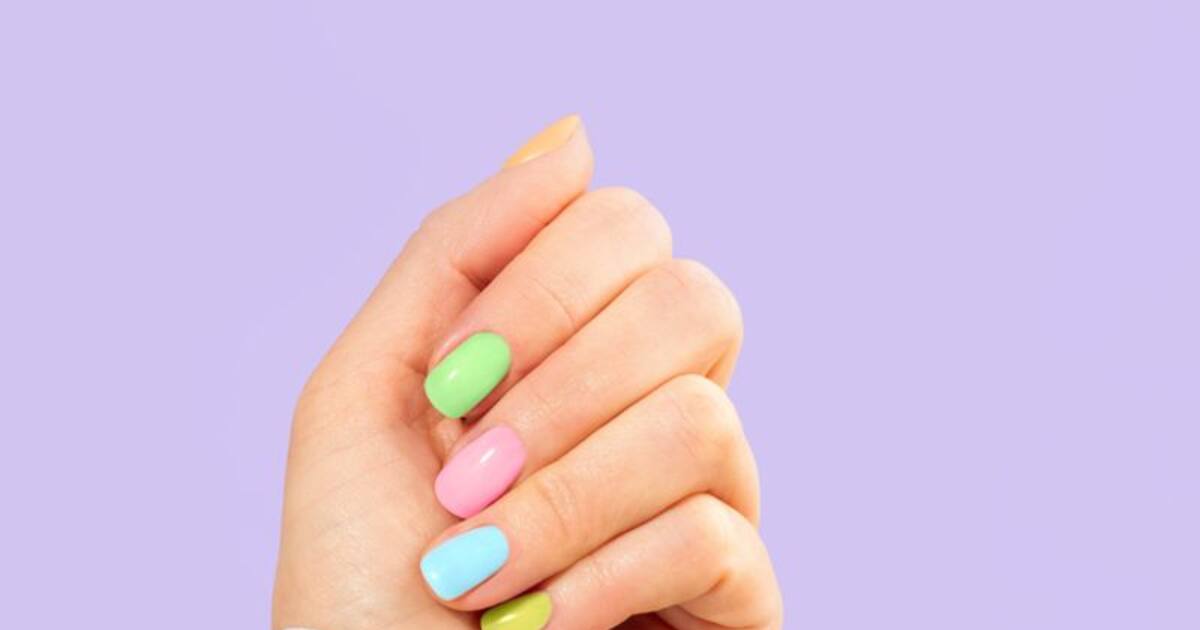 Want amazing nail pop colours? Here's how to make nailpolish at home
