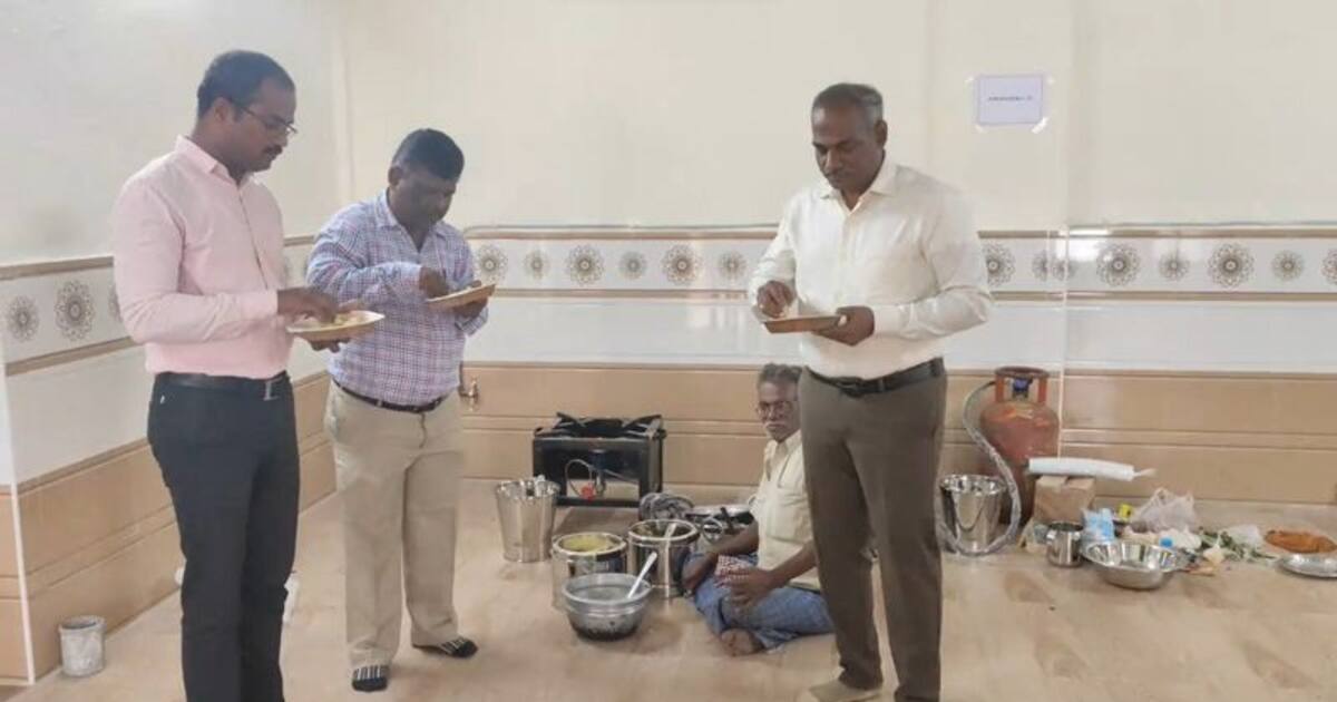 நகராட்சி துவக்கப்பள்ளியில் வழங்கப்படும் உணவை சாப்பிட்டு ஆய்வு மேற்கொண்ட மாவட்ட ஆட்சியர்