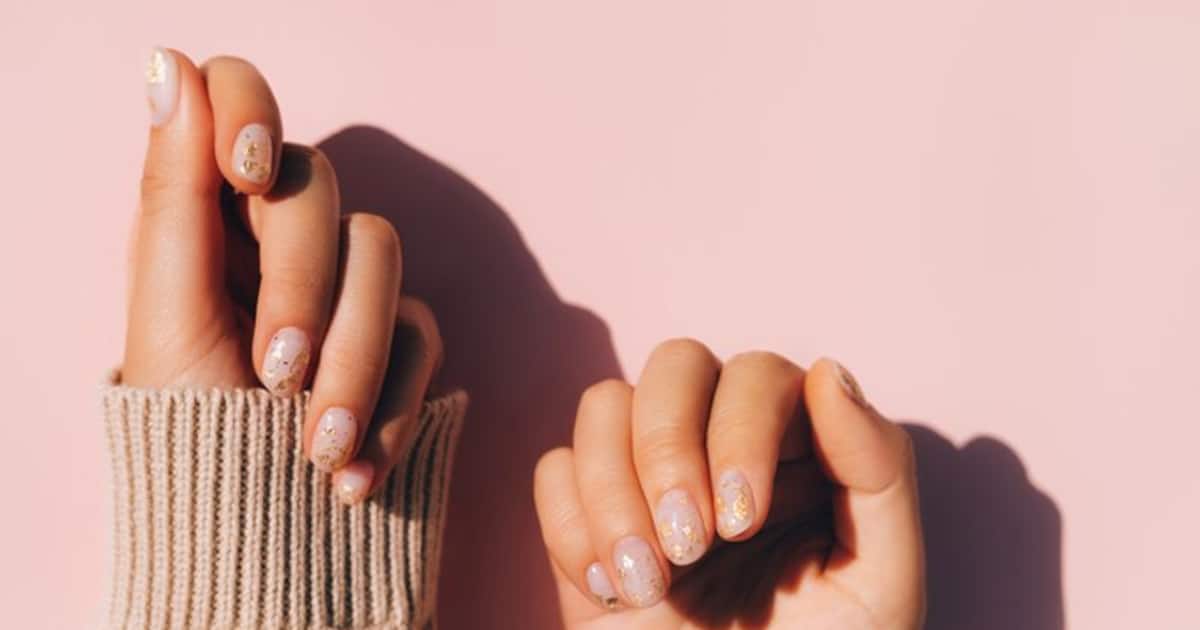 Here are 7 ways to keep your nails clean