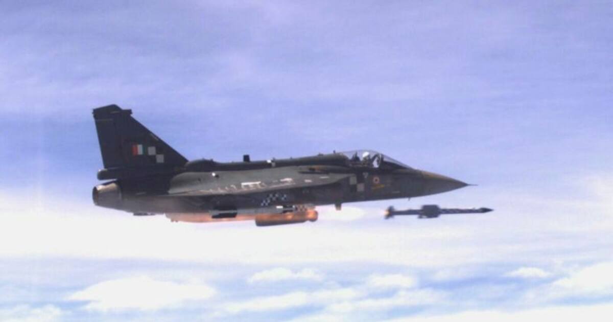 அடுத்த மணிமகுடம்.. இந்தியாவில் தயாரான ASTRA ஏவுகணை - மிரட்டலாக தேஜாஸ் போர் விமானத்தில் நடந்த சோதனை!