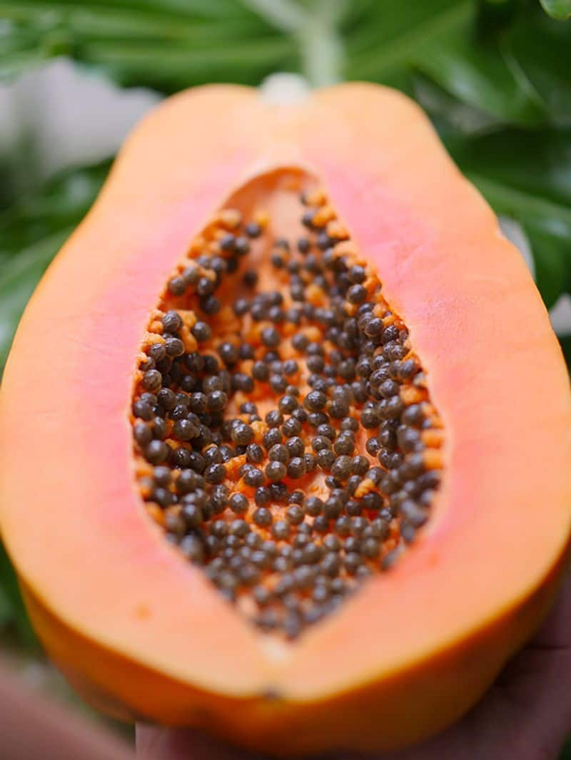 Nutrient-rich Kickstart: 7 Reasons To Eat Papaya On An Empty Stomach