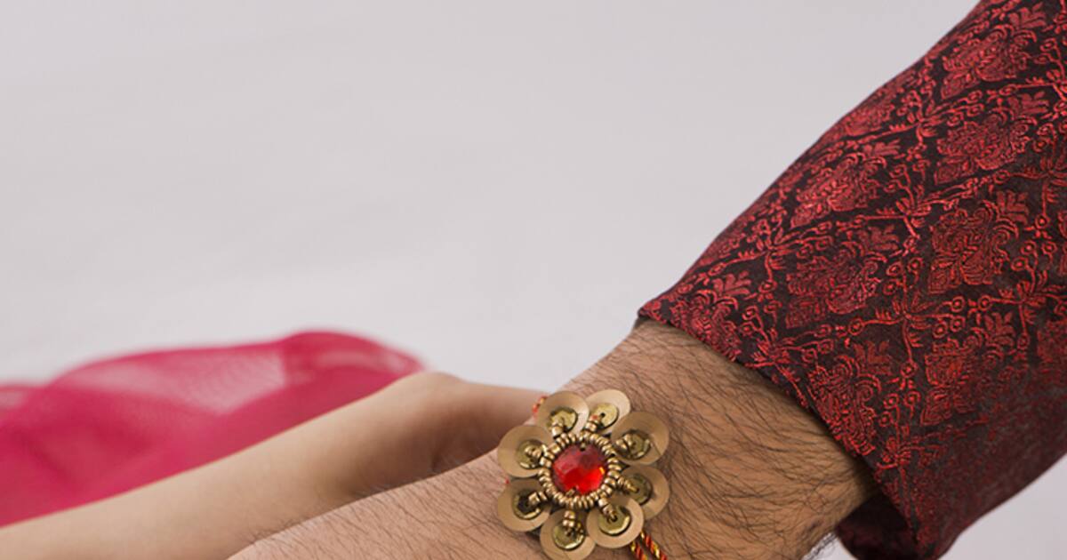 ரக்‌ஷா பந்தனுக்கு பிறகு ராக்கியை அசால்டா தூக்கி வீசாதீங்க.. என்ன செய்ய வேண்டும் தெரியுமா?