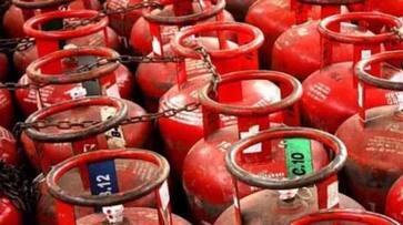 LPG gas price: Centre hikes commercial cylinder rates by Rs 200/19 kg across cities; check details AJR LPG gas price: Centre hikes commercial cylinder rates by Rs 200/19 kg across cities; check details AJR