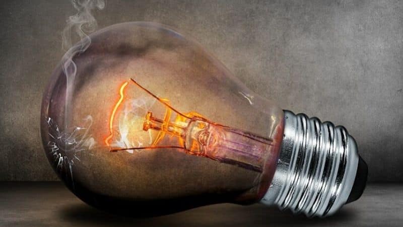 pakistan people suicide due to expensive electricity zrua