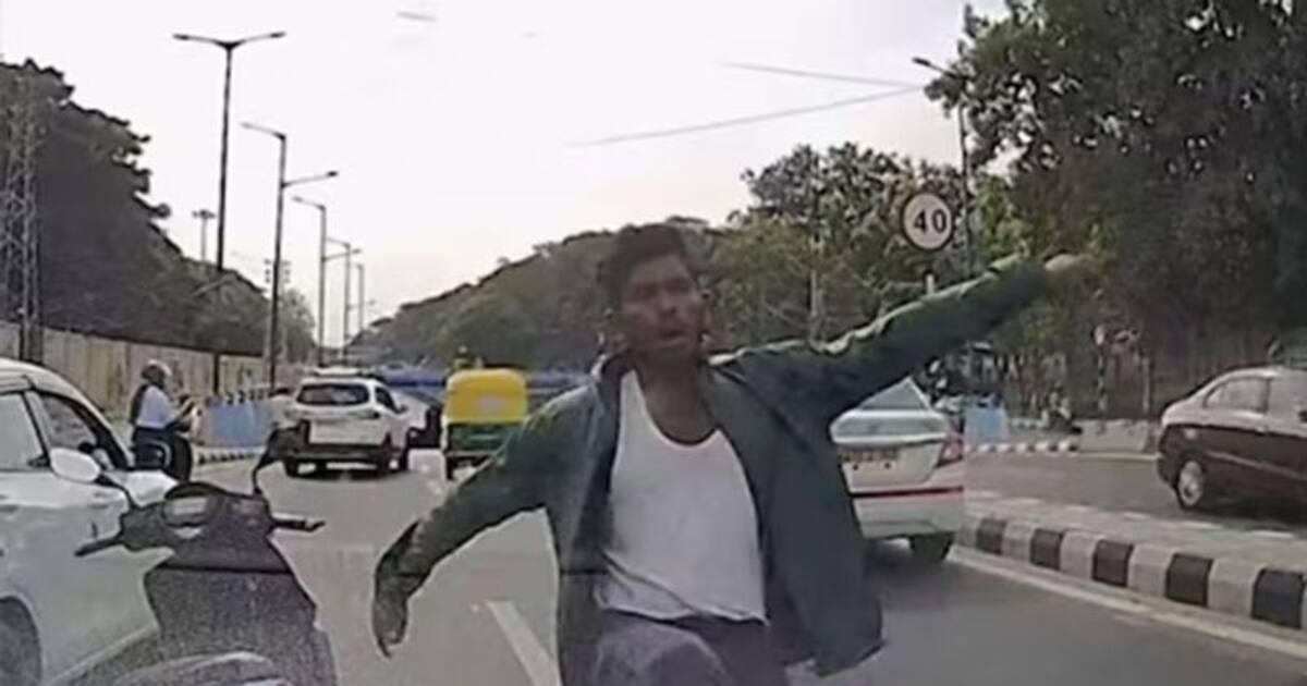 பெங்களூருவில் IRSO விஞ்ஞானியின் கார் மீது மோதி வசைபாடிய  வாகன ஓட்டுனர்! நடவடிக்கை எடுப்பதாக காவல்துறை உறுதி!