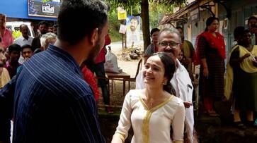 Meenakshi and Jake meet during the Onam celebration Puthuppally byelection latest news update ppp Meenakshi and Jake meet during the Onam celebration Puthuppally byelection latest news update ppp