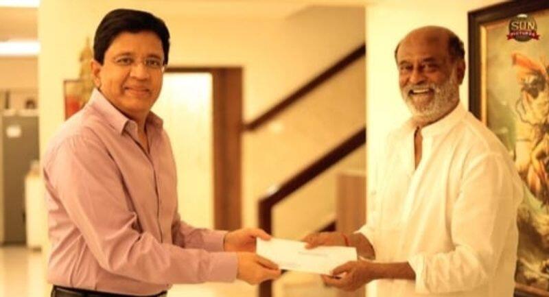 Jailer success Kalanithi Maran met Superstar rajinikanth and handed over a cheque mma