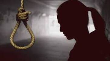Woman hangs herself due to family dispute.. Police investigation tvk Woman hangs herself due to family dispute.. Police investigation tvk