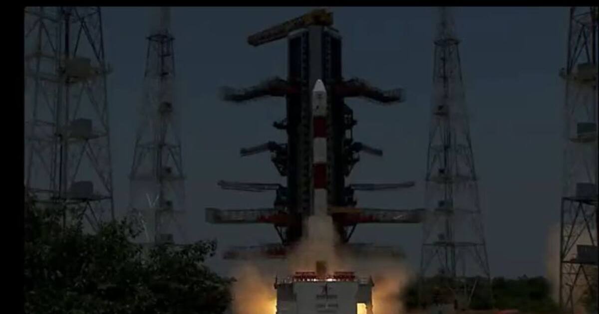 Aditya - l1 launch: சூரியனை நோக்கி வெற்றிகரமாக விண்ணில் சீறிப்பாய்ந்த ஆதித்யா - l1 