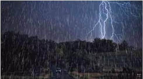 imd predicts rainfall and thunderstorms lightning alert in three districts in kerala today latest summer rain alert
