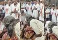 barabanki news minister of state uttar pradesh satish chandra sharma hand wash near shivling video goes viral zrua