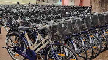 10th standard student died in tiruvannamalai district while distributing a free cycle function in government school vel 10th standard student died in tiruvannamalai district while distributing a free cycle function in government school vel