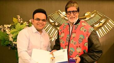 Cricket ODI World Cup 2023: BCCI presents Amitabh Bachchan with 'Golden Ticket' for VIP stands across India osf Cricket ODI World Cup 2023: BCCI presents Amitabh Bachchan with 'Golden Ticket' for VIP stands across India osf