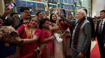 A warm welcome to the Prime Minister in Indonesia.. With the slogans of Vande Mataram and Modi.. People rose to shake hands..ISR A warm welcome to the Prime Minister in Indonesia.. With the slogans of Vande Mataram and Modi.. People rose to shake hands..ISR