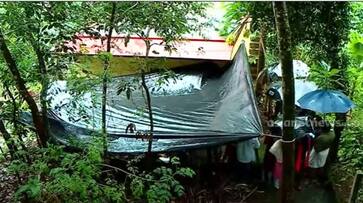 Kerala: Two sisters found burned to death in Shornur; suspect arrested rkn Kerala: Two sisters found burned to death in Shornur; suspect arrested rkn