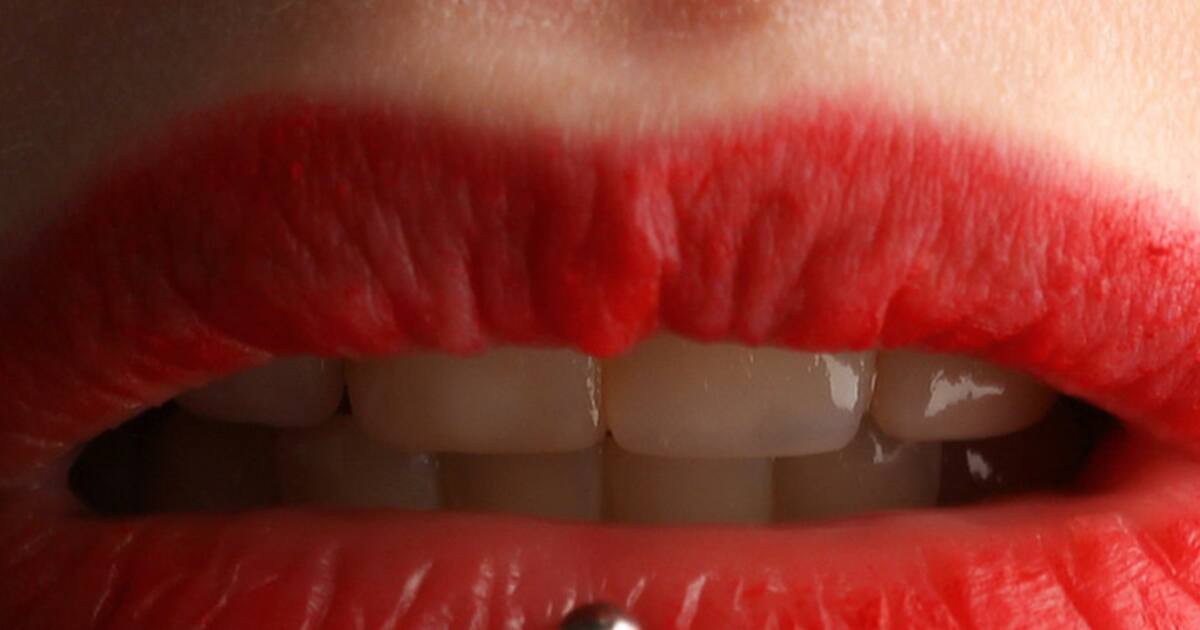 lipstick side effects "லிப்ஸ்டிக்" யூஸ் பண்றீங்களா ப்ளீஸ் நோட்