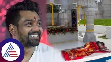 Kannada actor Dhruva Sarja sleeps next to brother Chiranjeevi Sarja Samadi vcs Kannada actor Dhruva Sarja sleeps next to brother Chiranjeevi Sarja Samadi vcs