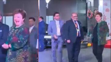 IMF Chief Kristalina Georgieva who came G20 Summit danced to Indian folk dance while Folk Dancers Welcome Her At Delhi Airport video goes viral akb IMF Chief Kristalina Georgieva who came G20 Summit danced to Indian folk dance while Folk Dancers Welcome Her At Delhi Airport video goes viral akb