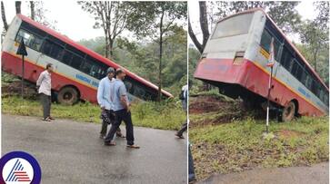 KSRTC bus fell into ditch due to brake failure 35 passengers just safe sat KSRTC bus fell into ditch due to brake failure 35 passengers just safe sat