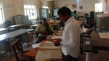 MLA Darshan Puttannaiah Cleaned the Government Office in Mandya grg MLA Darshan Puttannaiah Cleaned the Government Office in Mandya grg