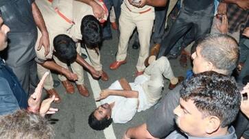 pawan kalyan protest aganist police over chandrababu arrest KRJ pawan kalyan protest aganist police over chandrababu arrest KRJ