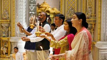 Short break from G20 conference.. Rishi Sunak, wife Aksathamurthy visited Akshardham temple..ISR Short break from G20 conference.. Rishi Sunak, wife Aksathamurthy visited Akshardham temple..ISR