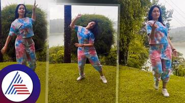 Actress Rajani of Hitler Kalyan serial danced to Swati Muttina Malehaniye suc Actress Rajani of Hitler Kalyan serial danced to Swati Muttina Malehaniye suc