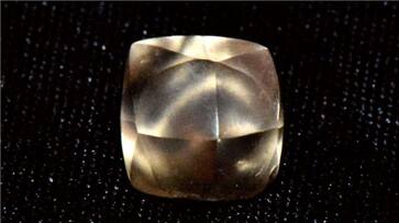 Big gem find! 7-year-old girl discovers 2.95-carat diamond in Arkansas on her birthday snt Big gem find! 7-year-old girl discovers 2.95-carat diamond in Arkansas on her birthday snt