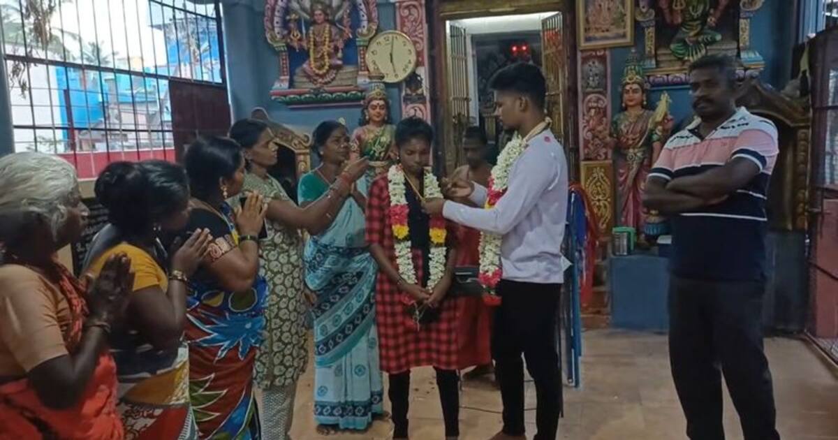 2 வருட காதல் கம்பி நீட்ட பார்த்த காதலனை காவலர்கள் துணையுடன் கரம் பிடித்த இளம்பெண்