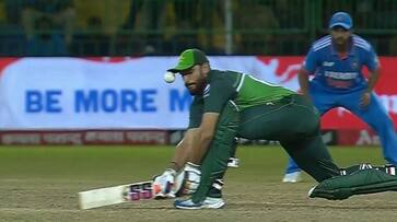 Asia Cup 2023: Agha Salman bleeds after the ball hit near his eyes in Ravindra Jadeja bowling, India vs Pakistan CRA Asia Cup 2023: Agha Salman bleeds after the ball hit near his eyes in Ravindra Jadeja bowling, India vs Pakistan CRA