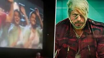Shah Rukh Khan reviews fan's version of Zinda Bandaa; here's what he said vma Shah Rukh Khan reviews fan's version of Zinda Bandaa; here's what he said vma