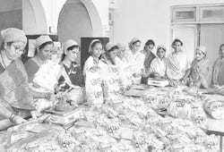 success story of lijjat papad started by 7 women now turnover above rs 1600 crore zrua