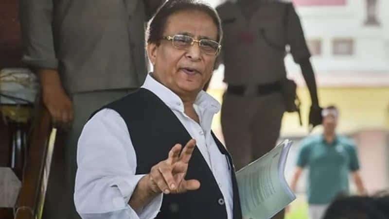 income tax raid on samajwadi party leader azam khan premises ZKAMN