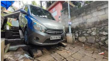 car trapped on steps in walkway tourists say they followed google map and all attempts to get back failed afe car trapped on steps in walkway tourists say they followed google map and all attempts to get back failed afe