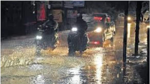 IMD issues heavy rainfall alert for kerala issues orange and yellow alert in several districts 
