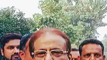 Azam Khan expresses fear as UP police shift SP leader KRJ Azam Khan expresses fear as UP police shift SP leader KRJ