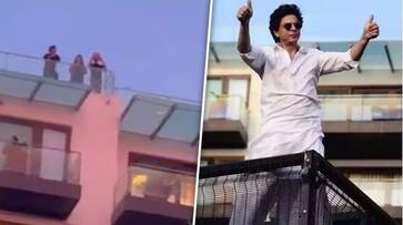 Jawan star Shah Rukh Khan spotted with his family at Mannat terrace watch video RBA Jawan star Shah Rukh Khan spotted with his family at Mannat terrace watch video RBA